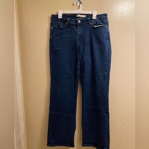 B33 - Levi’s Women's Curvy  Boot cut Blue Jeans size 16